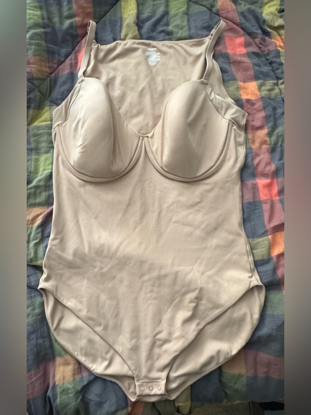 NWOT Skims Shaping Bodysuit with built-in bra. Brief style. Size XL. Light tan.